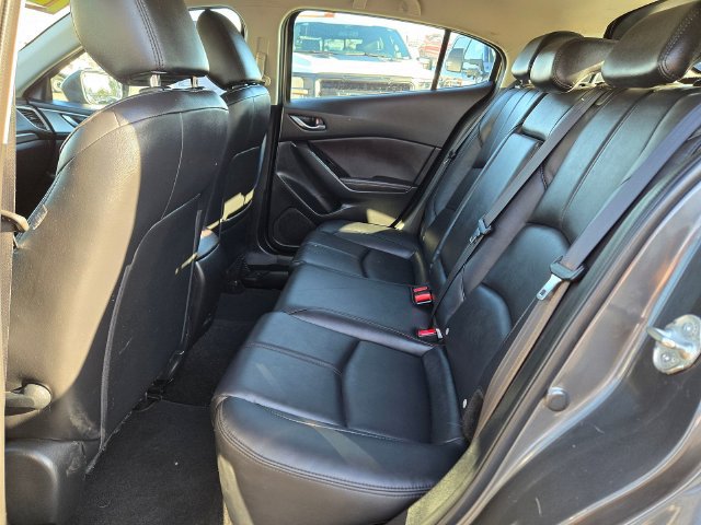 Used 2018 MAZDA MAZDA3 Touring FWD image 10