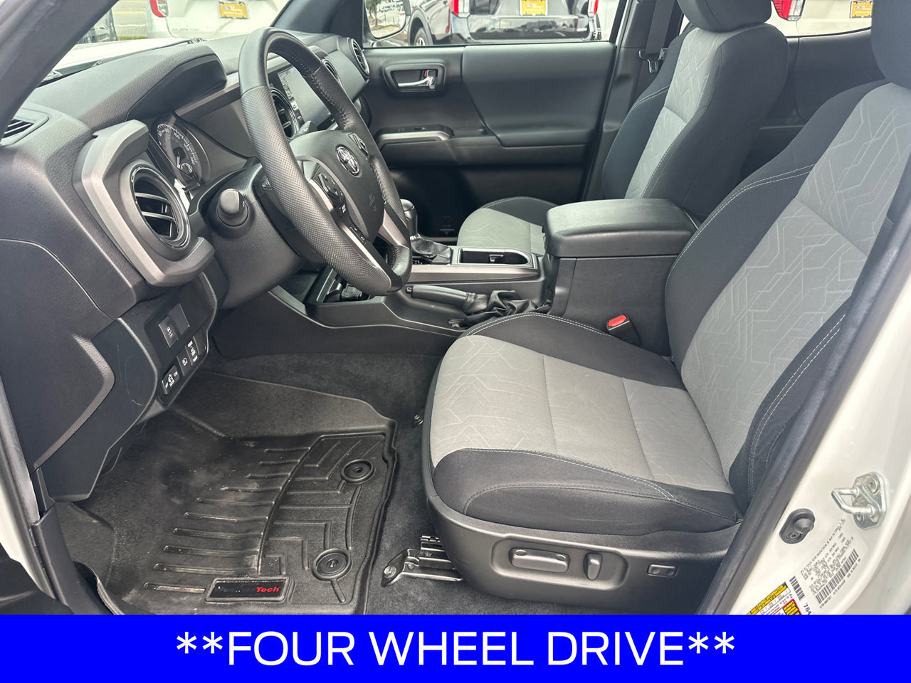 Used 2022 Toyota Tacoma TRD Off-Road w/ Technology Package AWD/4WD image 10