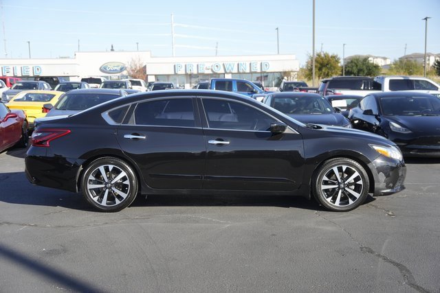 Used 2018 Nissan Altima 2.5 SR w/ Interior Lighting Package image 5