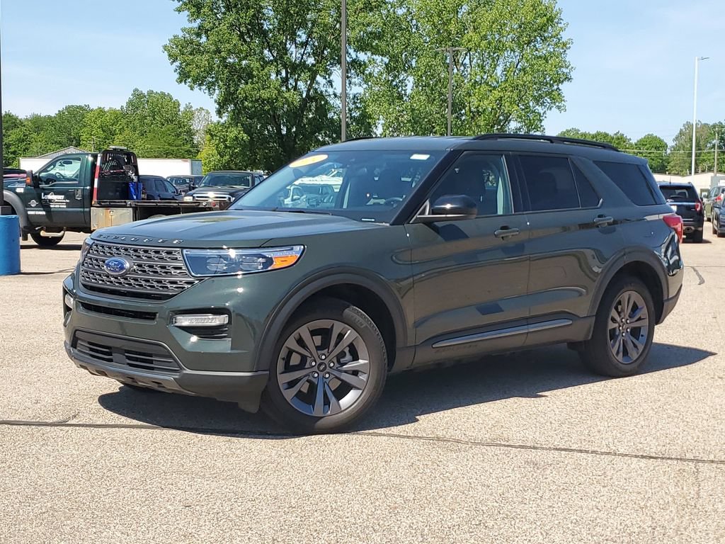 Certified 2024 Ford Explorer XLT w/ Equipment Group 202A AWD/4WD image 31