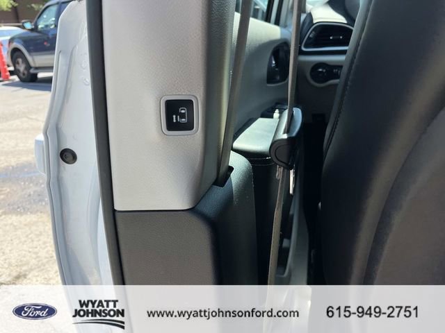 Used 2023 Chrysler Pacifica Touring-L image 18