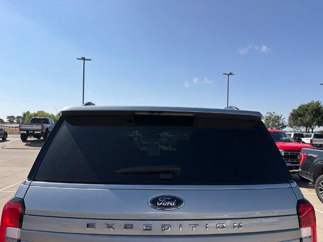 Certified 2023 Ford Expedition XLT RWD image 7