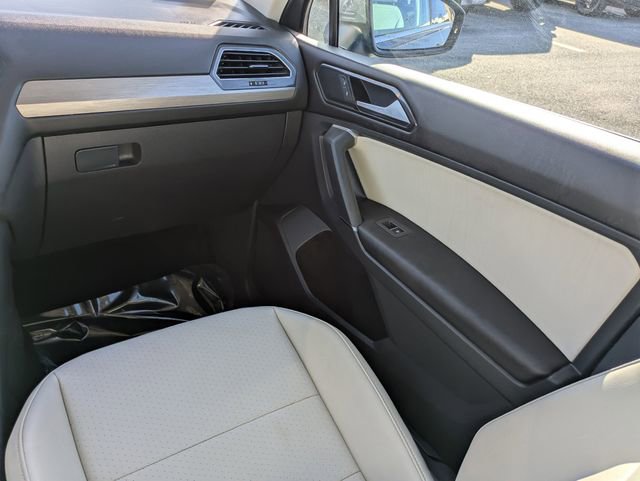 Used 2018 Volkswagen Tiguan SE image 17