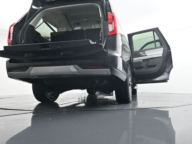 Certified 2025 Ford Expedition Max Platinum w/ Driver's Package AWD/4WD image 45