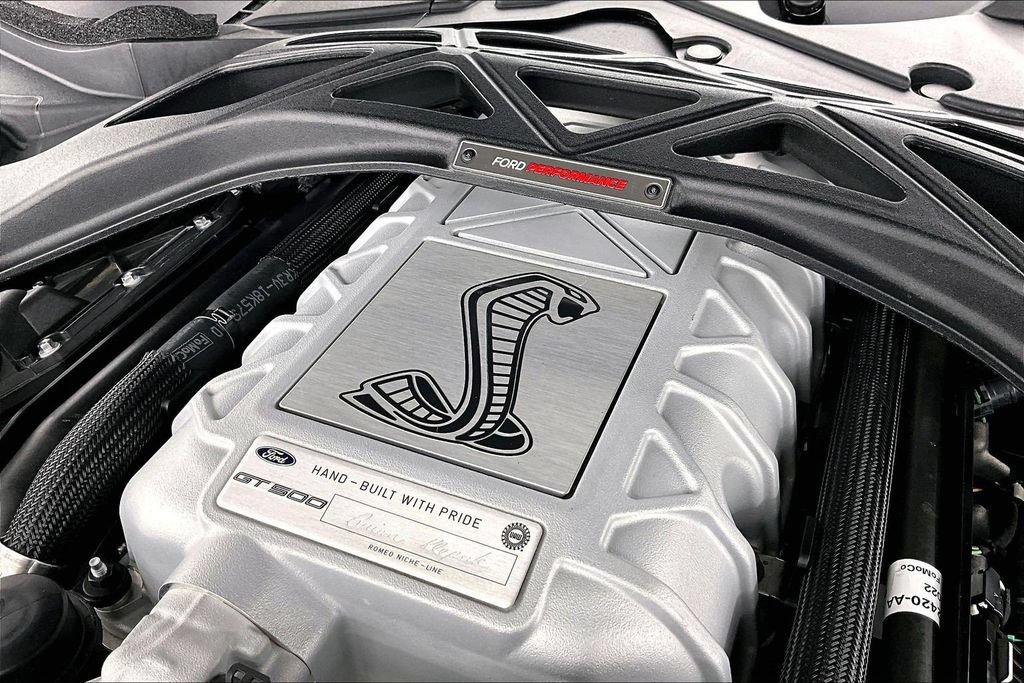 Certified 2022 Ford Mustang Shelby GT500 w/ Carbon Fiber Track Pack RWD image 31
