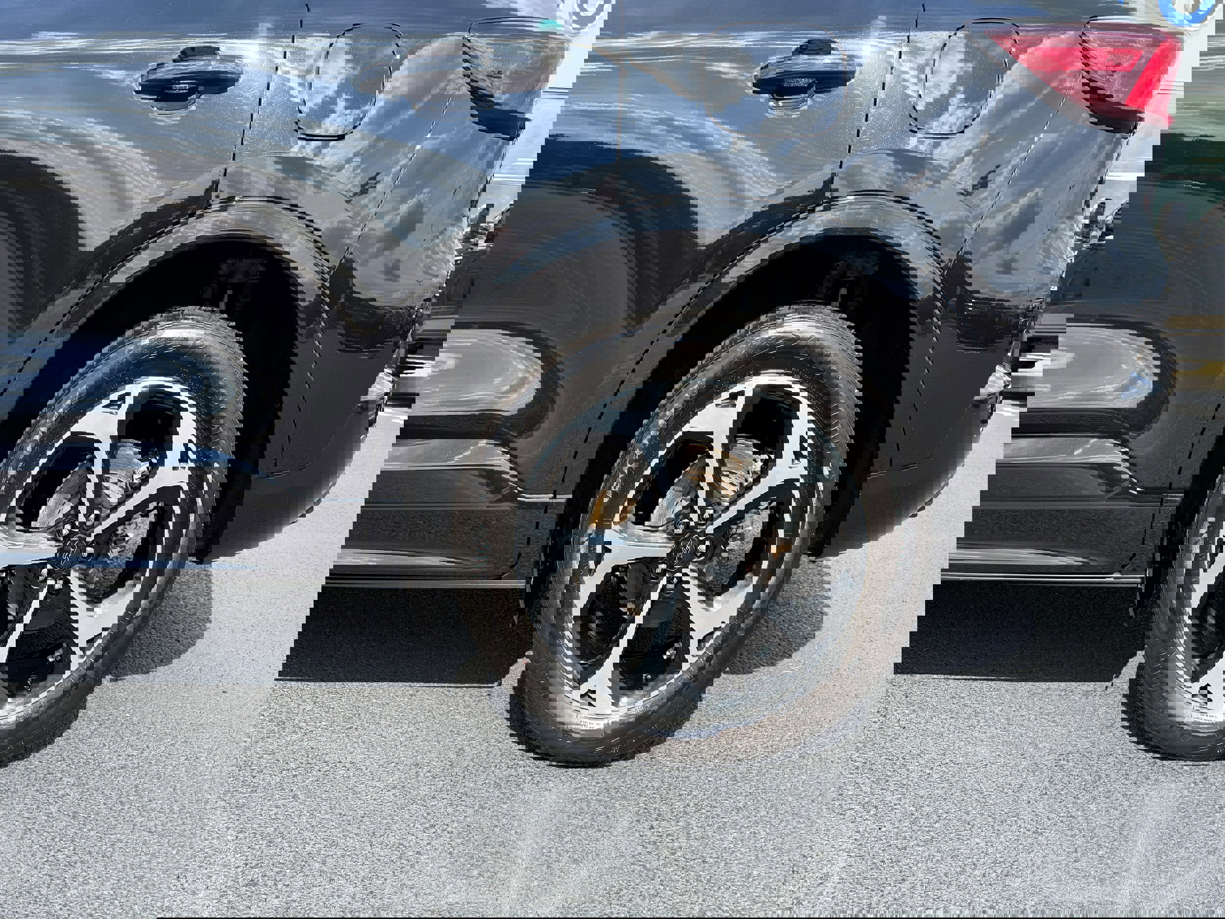 Certified 2024 Ford Escape ST-Line Select w/ Tech Pack #1 image 10