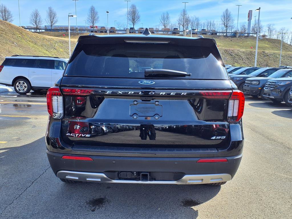 Certified 2025 Ford Explorer Active w/ Active Comfort Package image 3