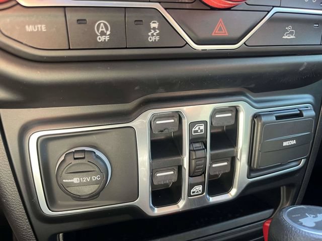 Used 2021 Jeep Wrangler Unlimited Sport AWD/4WD image 32