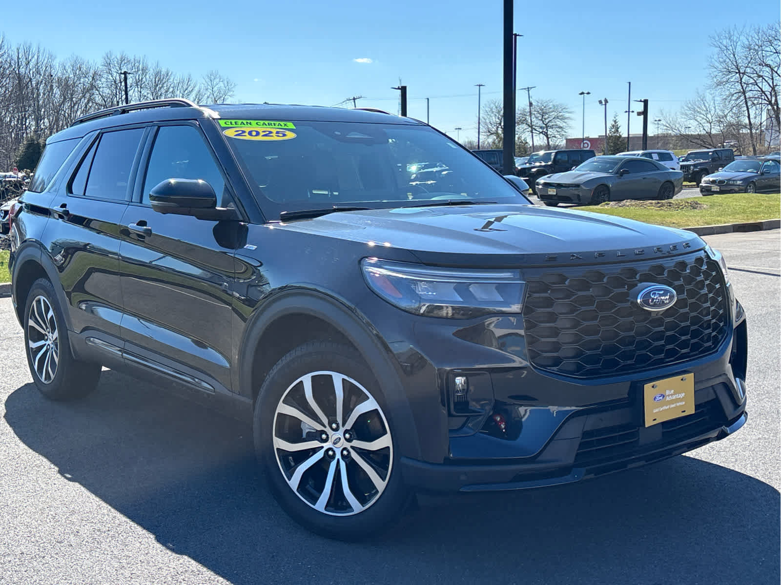 Certified 2025 Ford Explorer ST-Line image 9