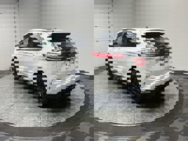 Certified 2022 Ford Edge ST-Line w/ Class II Trailer Tow Package image 2