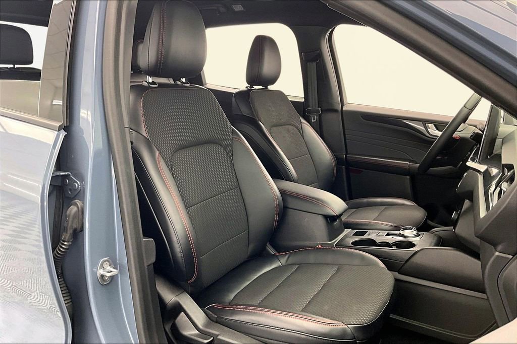 Certified 2023 Ford Escape ST-Line w/ Tech Pack #1 image 9