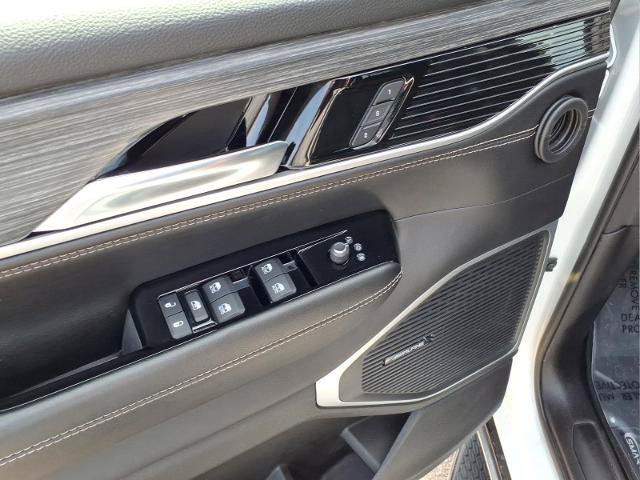 Used 2024 Jeep Wagoneer Series II w/ Flexible Seating Group AWD/4WD image 20