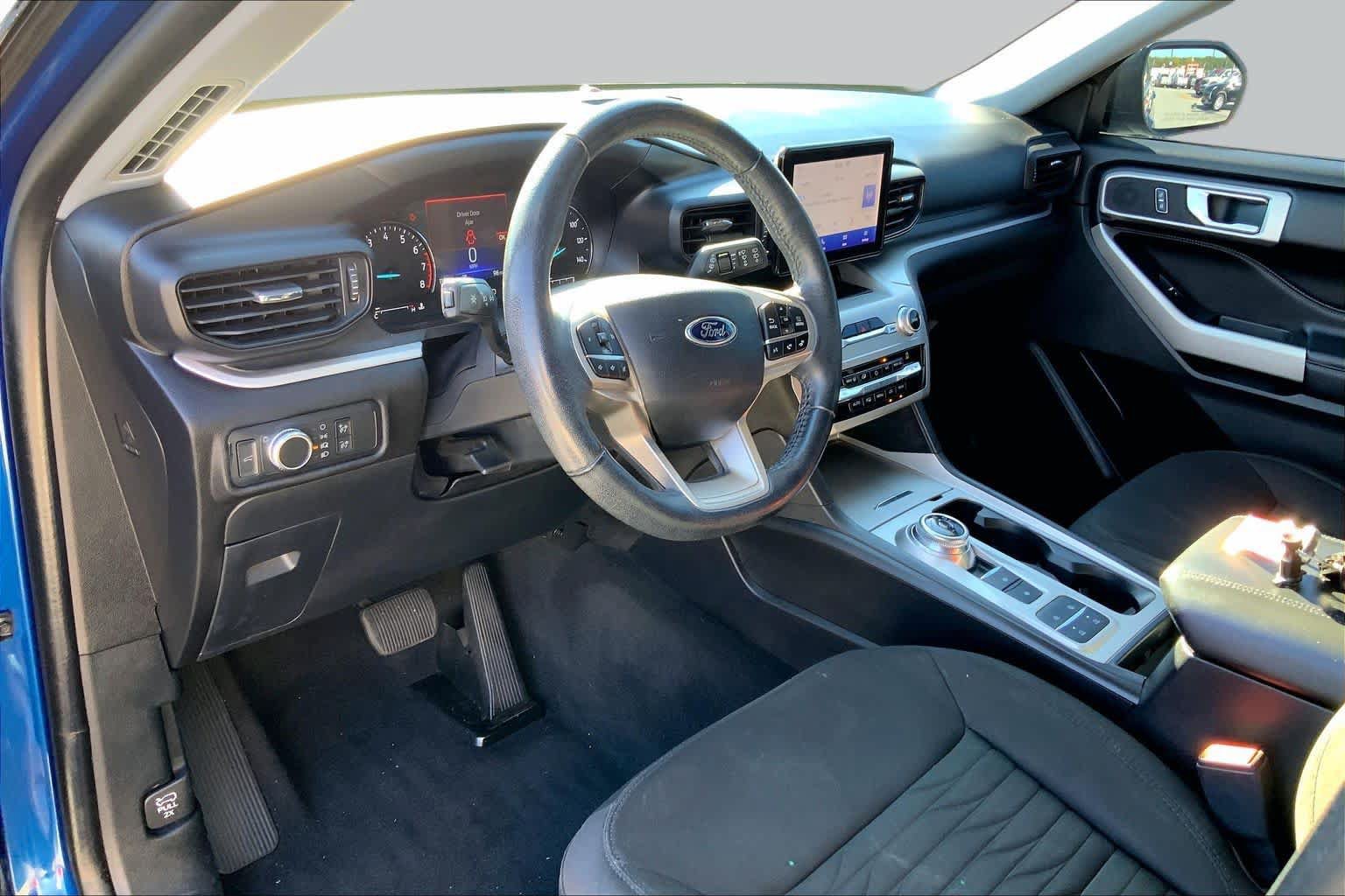 Certified 2021 Ford Explorer XLT RWD image 16