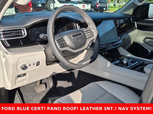 Used 2023 Jeep Wagoneer L Series III w/ Premium Group I AWD/4WD image 10