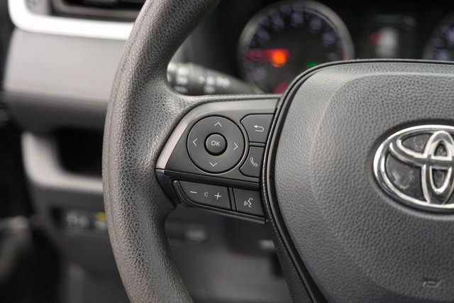 Used 2021 Toyota RAV4 XLE w/ Convenience Package image 23