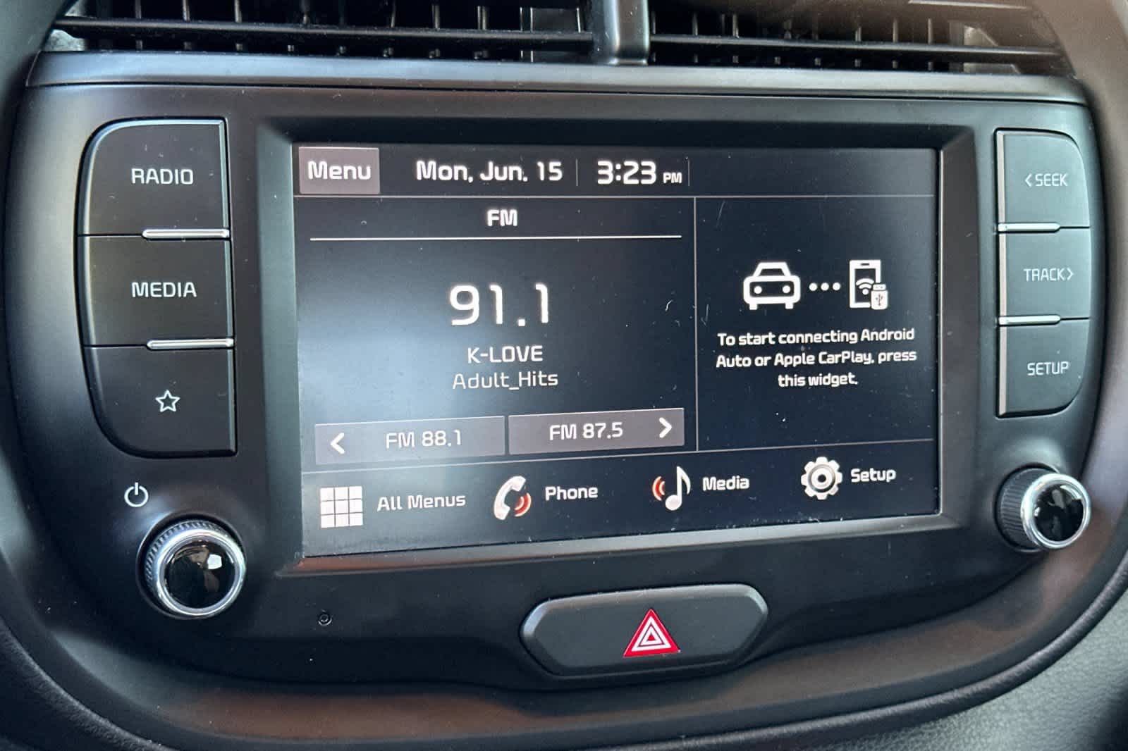 Used 2023 Kia Soul LX w/ LX Technology Package FWD image 19