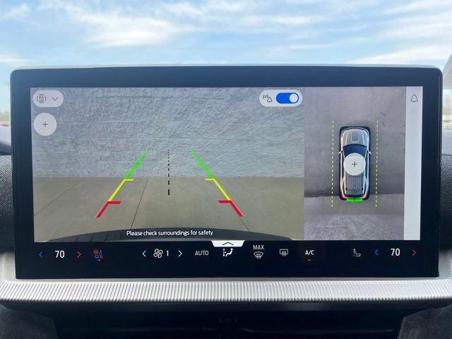 Certified 2025 Ford Explorer Platinum image 13