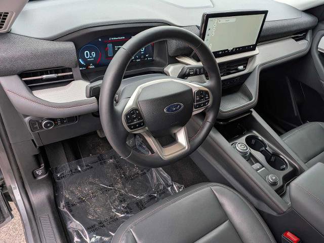 Certified 2025 Ford Explorer Active w/ Active Comfort Package RWD image 9