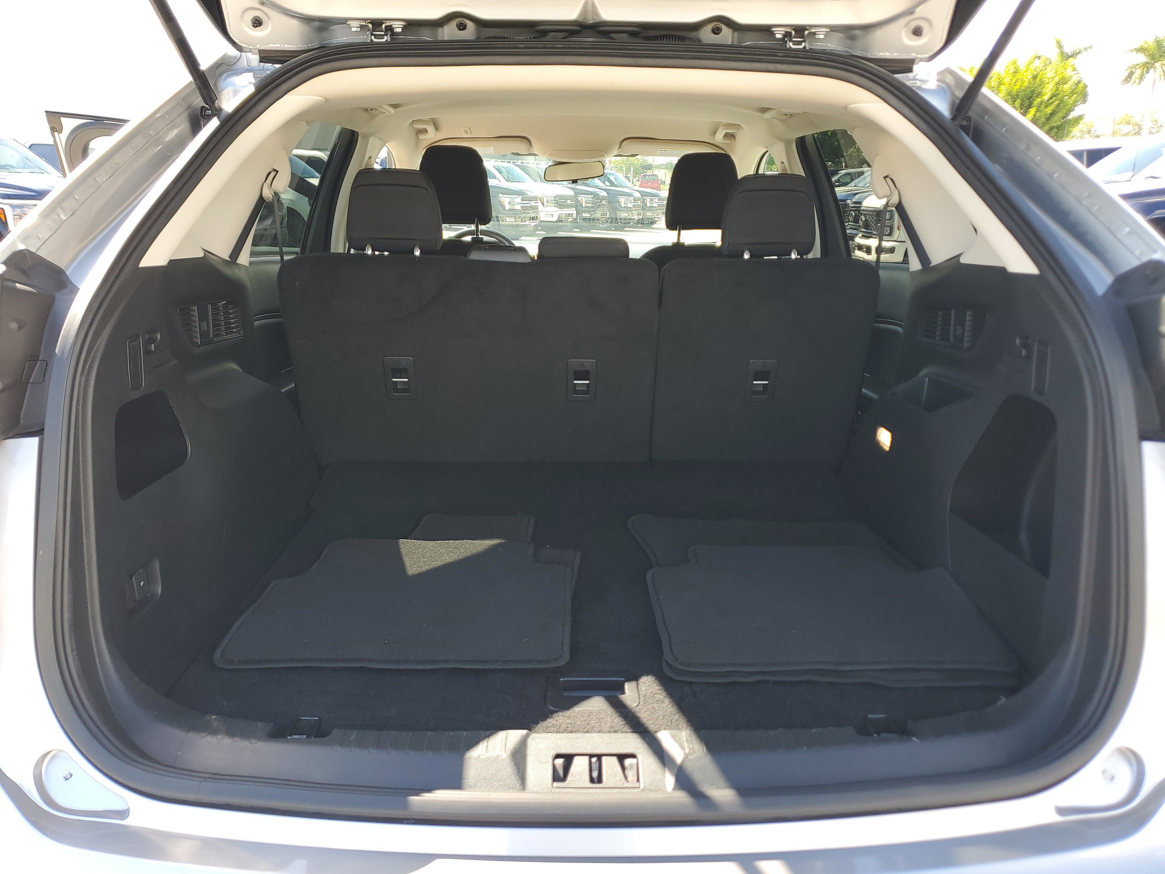 Certified 2024 Ford Edge SE w/ Black Appearance Package image 14