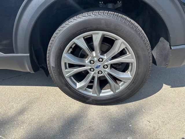Certified 2023 Ford Explorer XLT w/ Equipment Group 202A AWD/4WD image 11