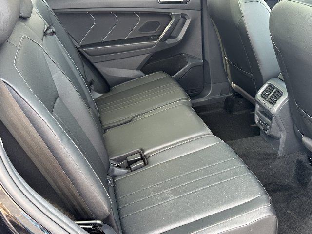 Used 2023 Volkswagen Tiguan SE AWD/4WD image 9
