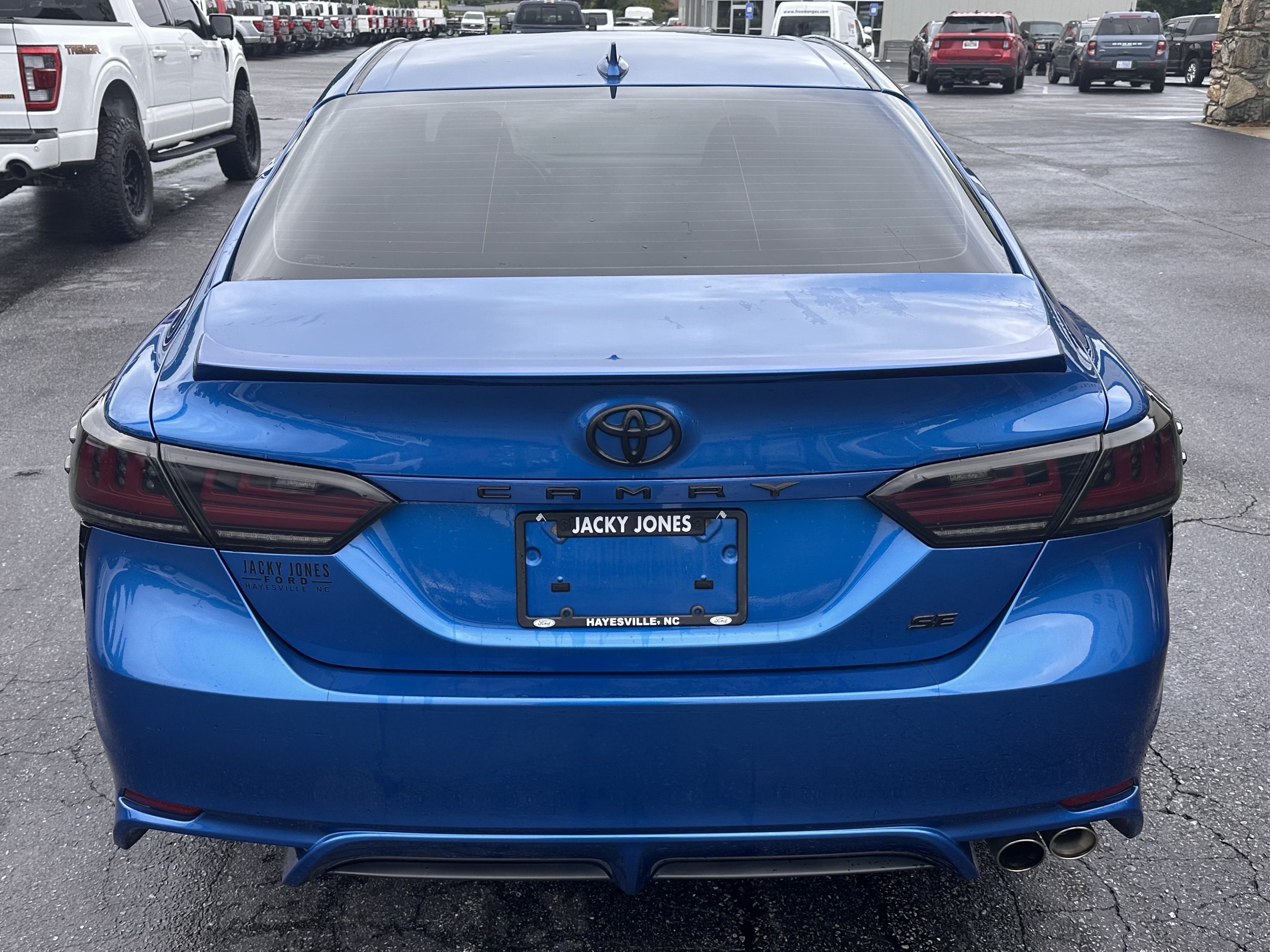 Used 2019 Toyota Camry SE w/ Convenience Package FWD image 7