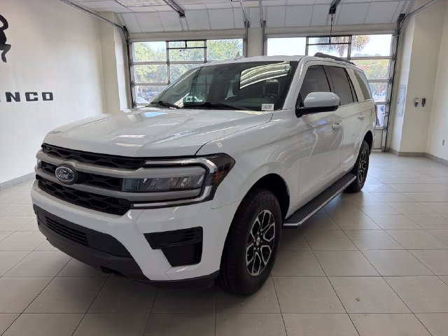 Certified 2022 Ford Expedition XLT AWD/4WD image 3