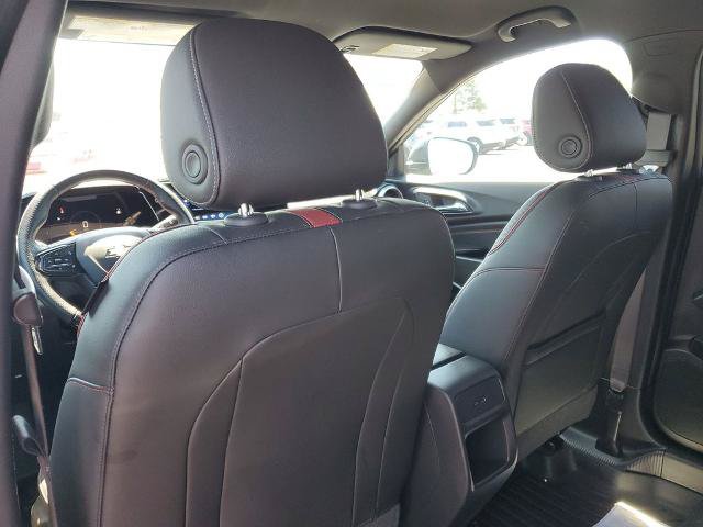 Used 2025 Chevrolet Trax RS FWD image 24