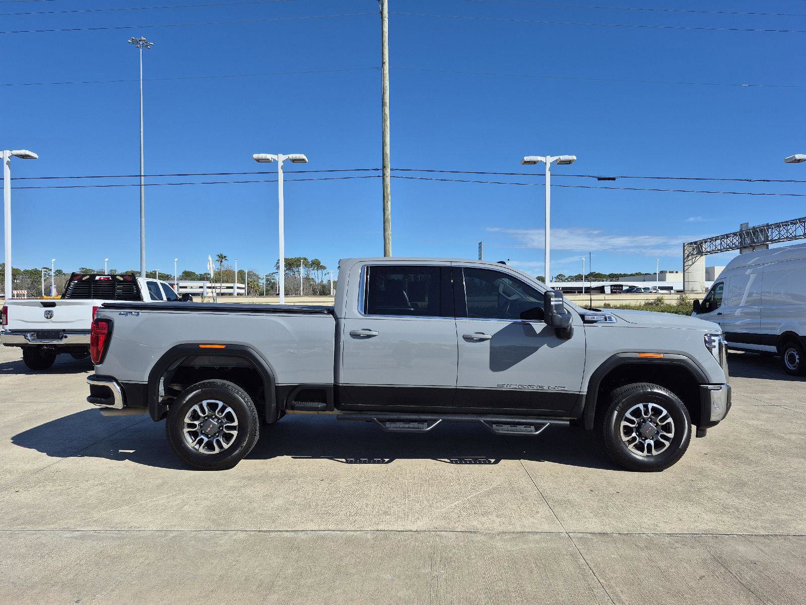 Used 2024 GMC Sierra 2500 SLE w/ SLE Value Package; image 5