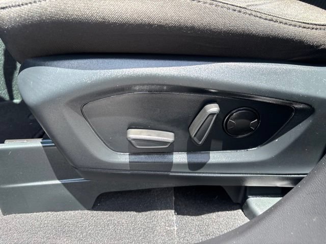 Certified 2024 Ford Explorer XLT RWD image 15