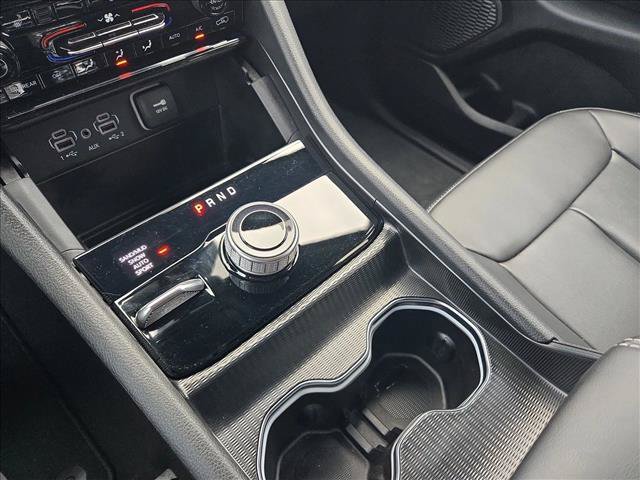 Used 2024 Jeep Grand Cherokee Limited AWD/4WD image 12