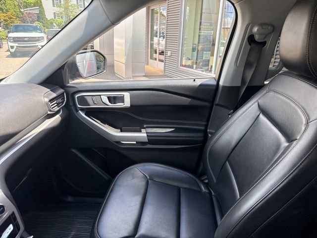 Certified 2022 Ford Explorer XLT w/ Equipment Group 202A AWD/4WD image 28