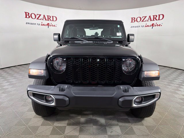 Used 2023 Jeep Gladiator Sport AWD/4WD image 2