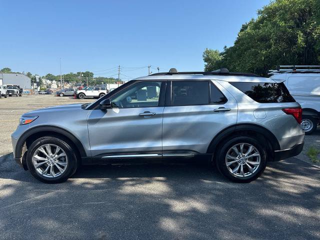 Certified 2023 Ford Explorer XLT w/ Equipment Group 202A AWD/4WD image 4