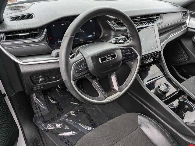 Used 2023 Jeep Grand Cherokee Altitude image 9