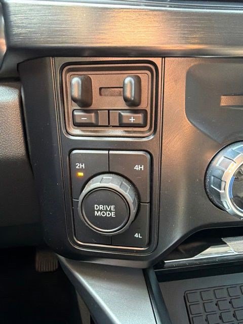 Certified 2025 Ford F250 Lariat AWD/4WD image 22