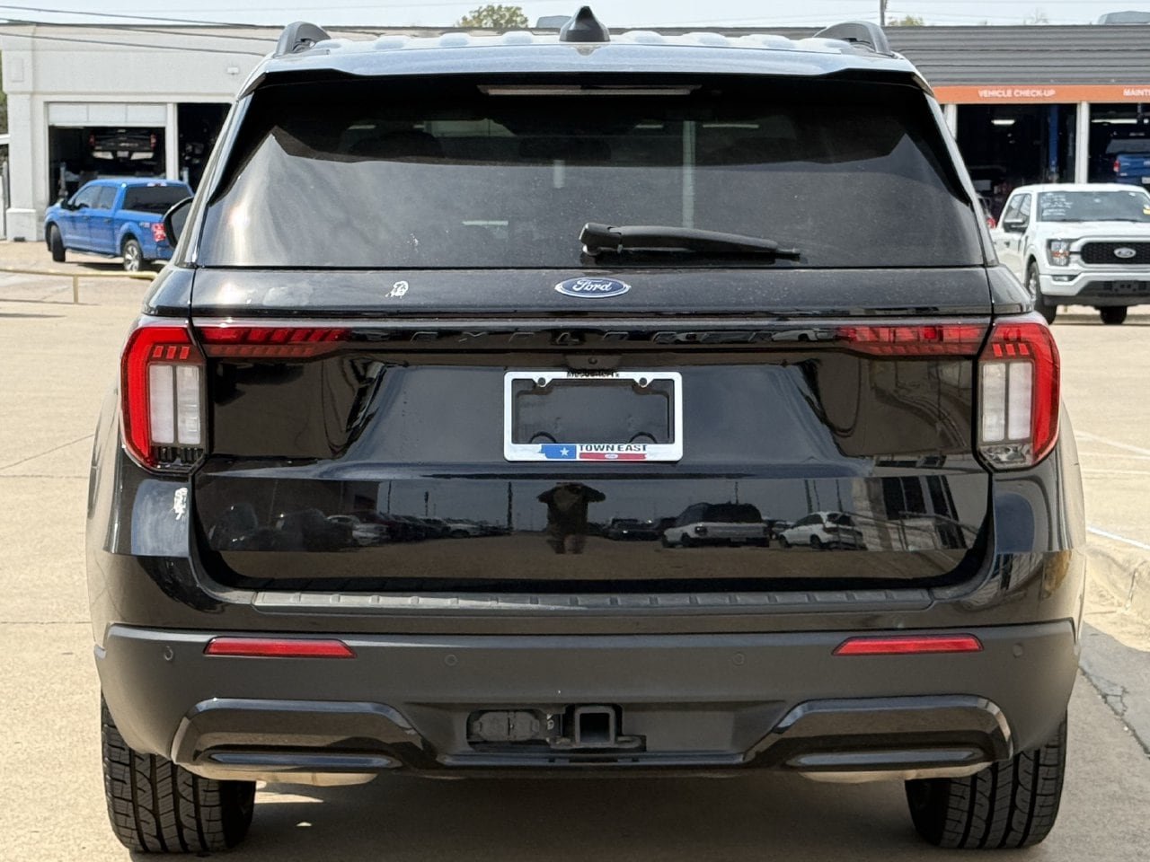 Certified 2025 Ford Explorer ST-Line RWD image 6