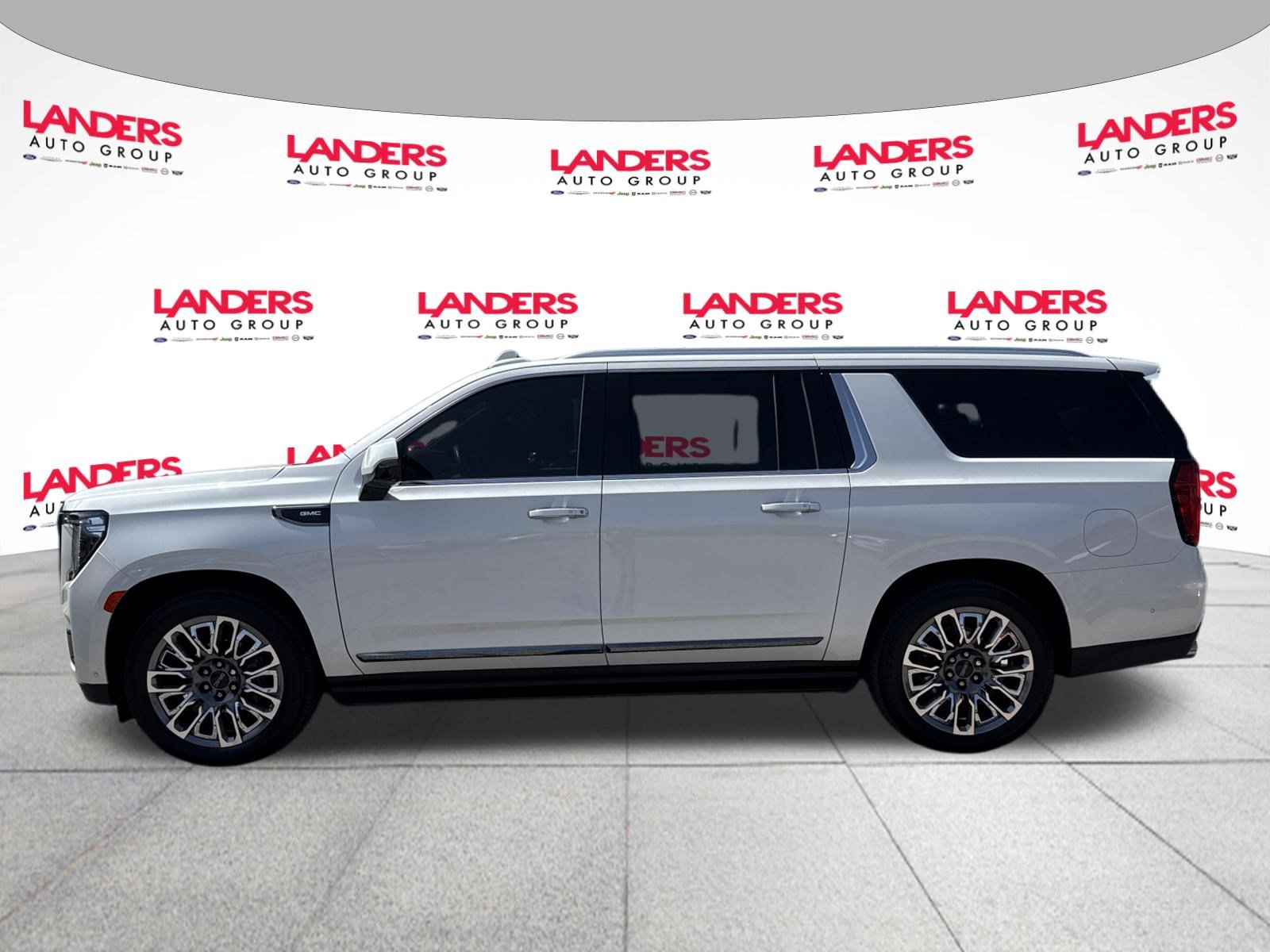 Used 2023 GMC Yukon XL Denali Ultimate w/ LPO, Floor Liner Package AWD/4WD image 6