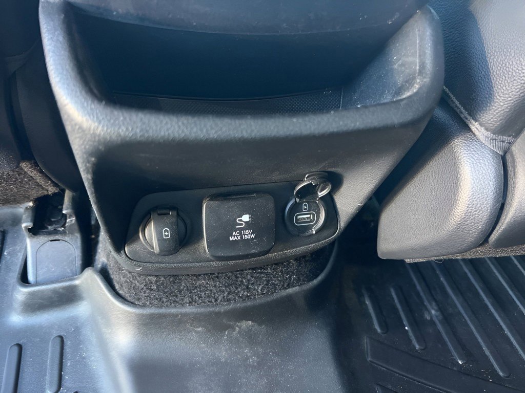 Used 2020 Hyundai Santa Fe Limited image 19