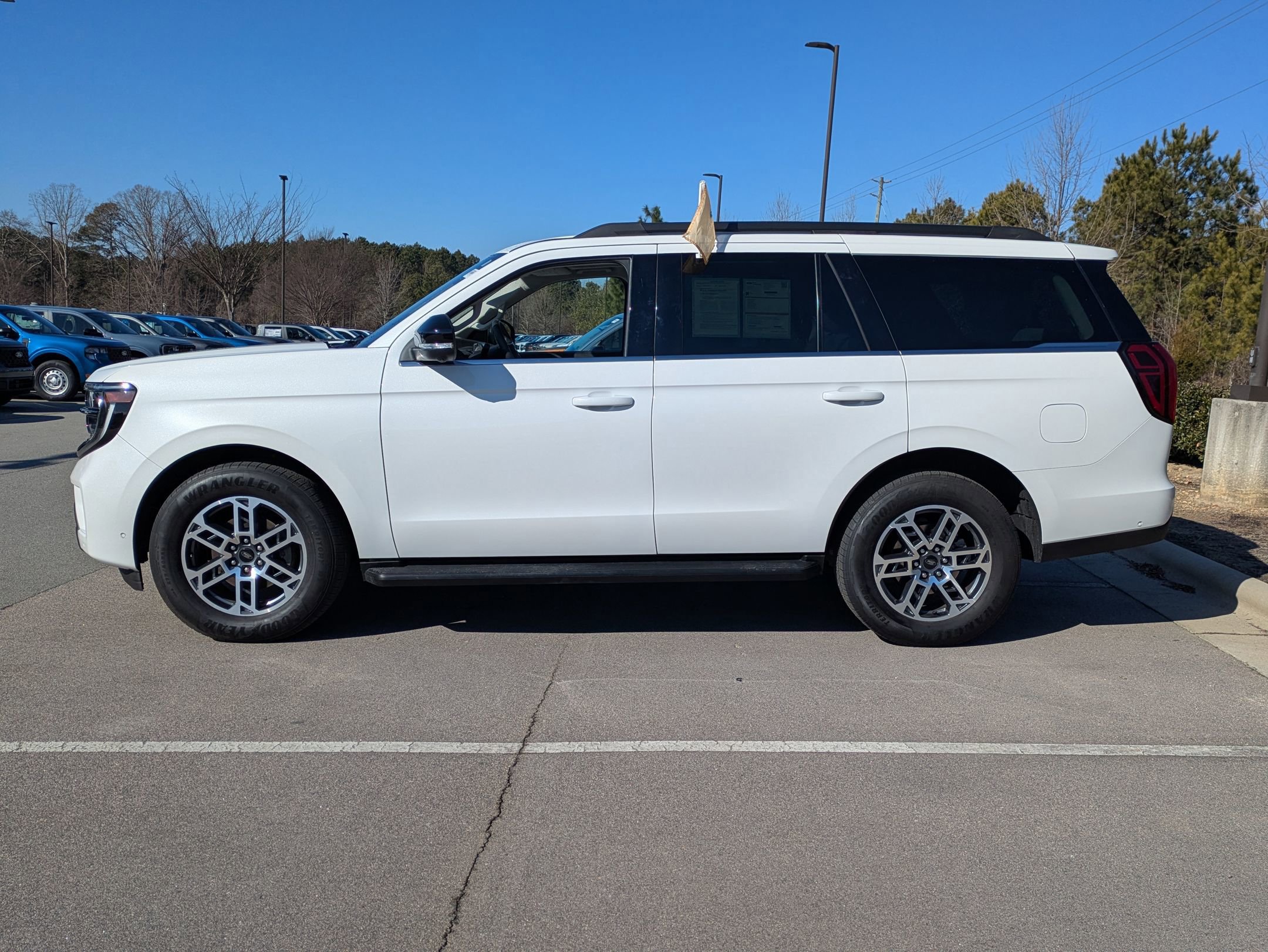 Certified 2025 Ford Expedition Active image 3