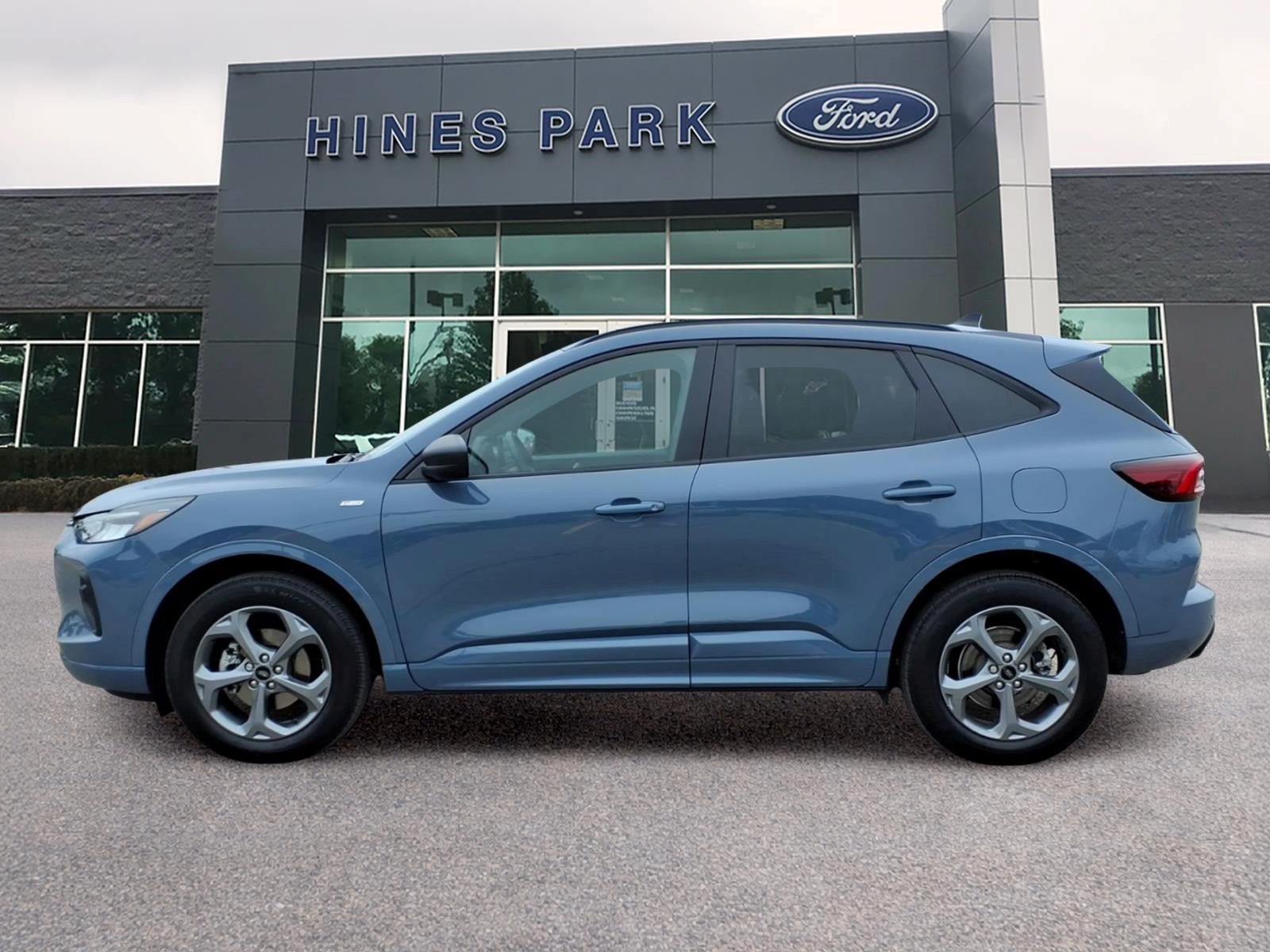 Certified 2024 Ford Escape ST-Line w/ Tech Pack #1 AWD/4WD image 4
