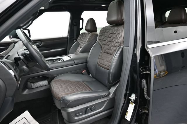 Used 2025 Nissan Armada Platinum AWD/4WD image 11