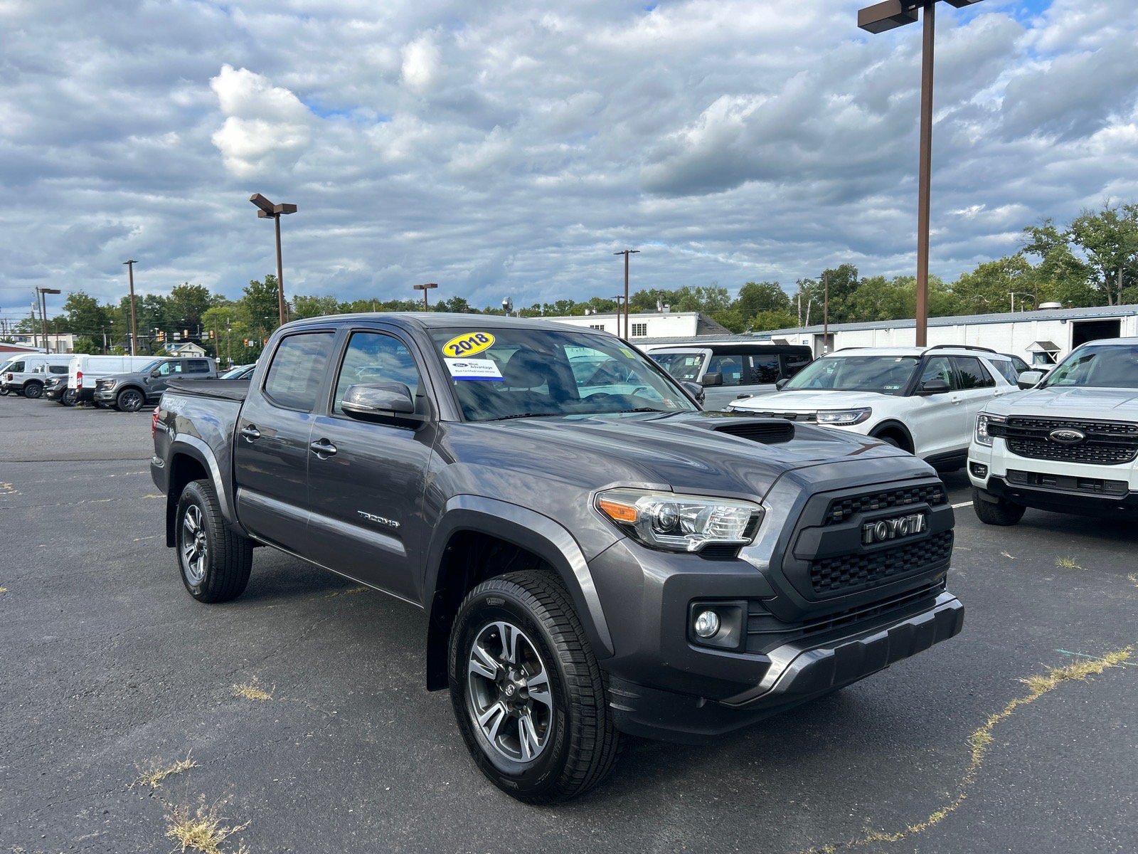Used 2018 Toyota Tacoma TRD Sport AWD/4WD image 21