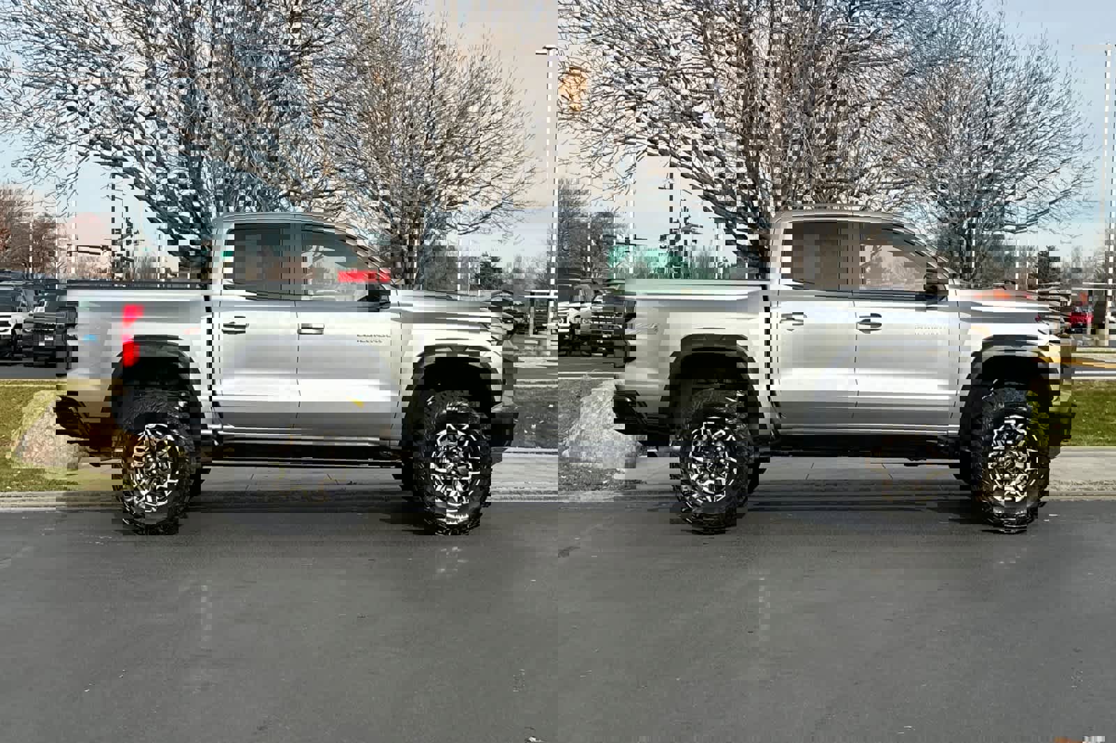 Used 2024 Chevrolet Colorado ZR2 w/ ZR2 Convenience Package III image 8