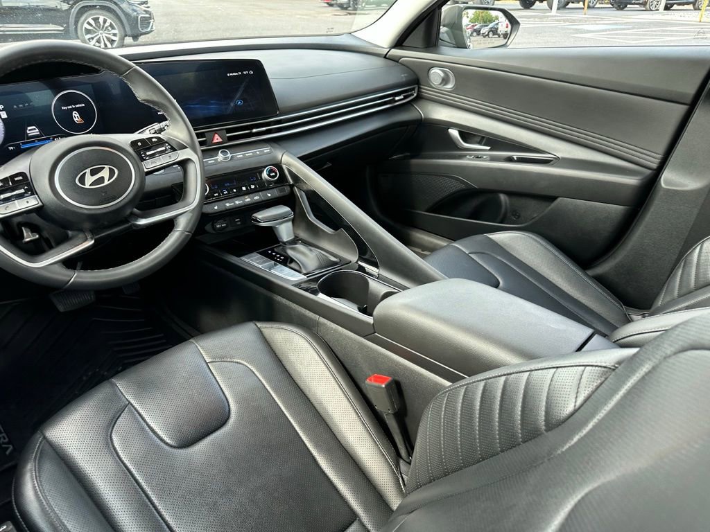 Used 2024 Hyundai Elantra Limited FWD image 18
