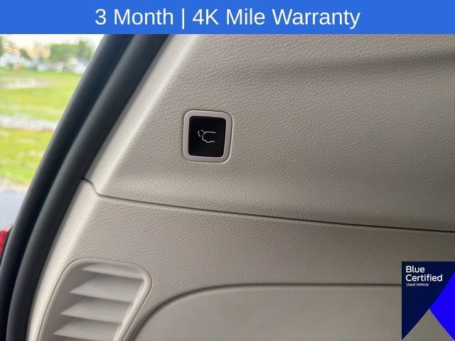 Used 2023 Chrysler Voyager LX FWD image 14