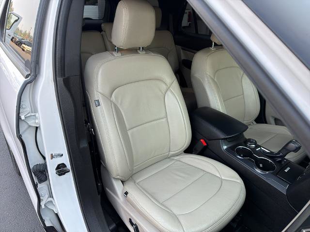Certified 2018 Ford Explorer XLT w/ Equipment Group 201A AWD/4WD image 8