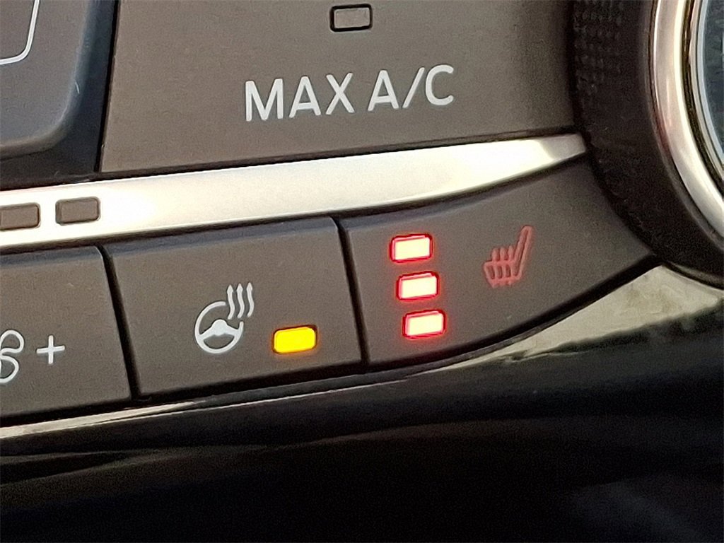 Certified 2022 Ford Escape SE w/ SE Sport Appearance Package image 27