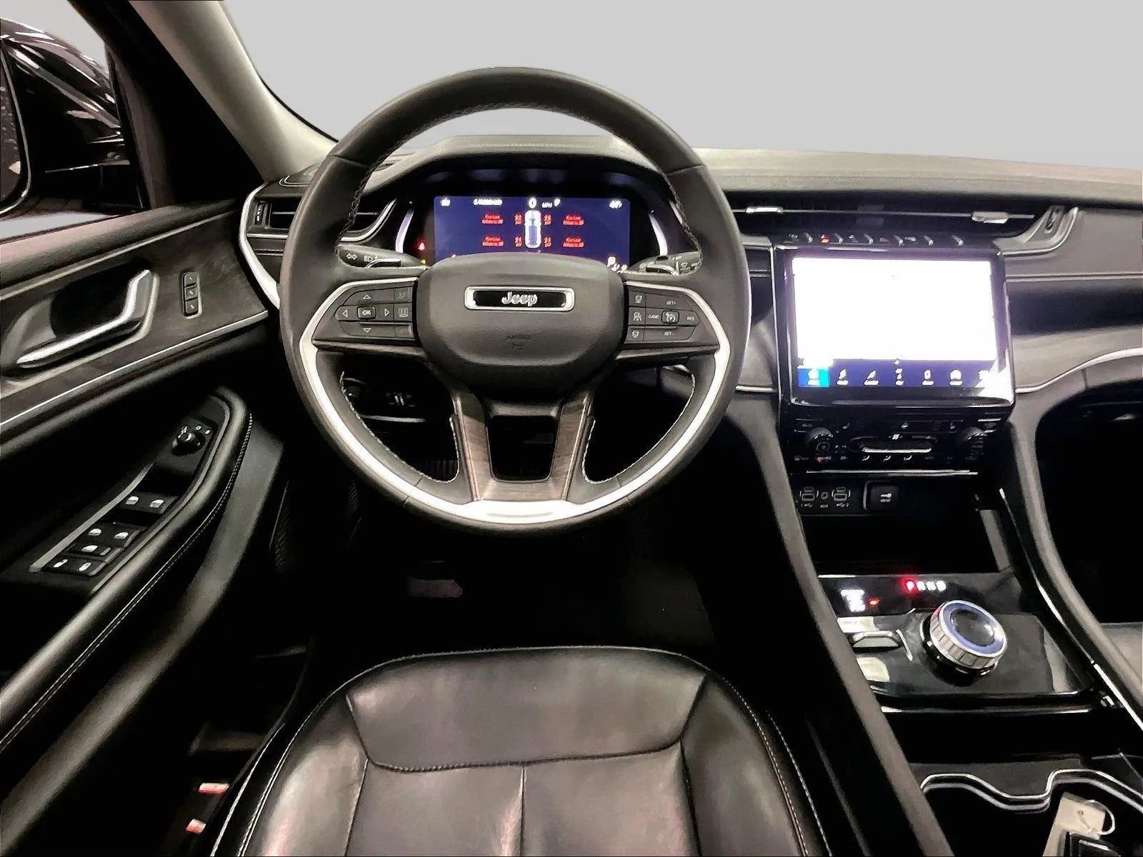 Used 2023 Jeep Grand Cherokee Limited image 5