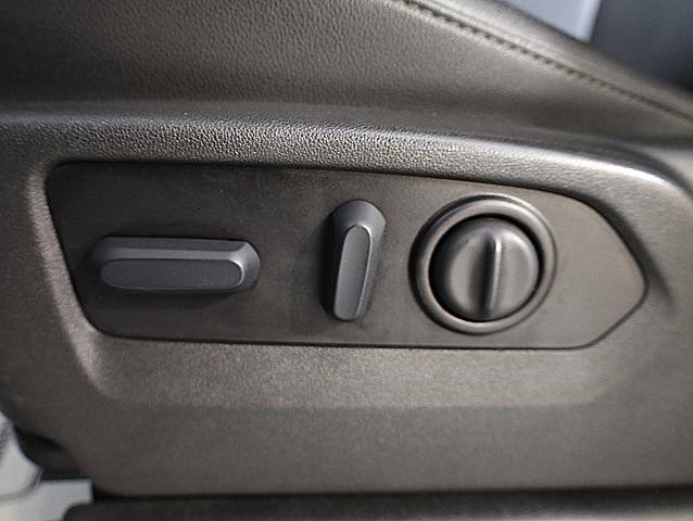 Used 2022 Chevrolet Silverado 3500 LTZ w/ LTZ Convenience Package image 18